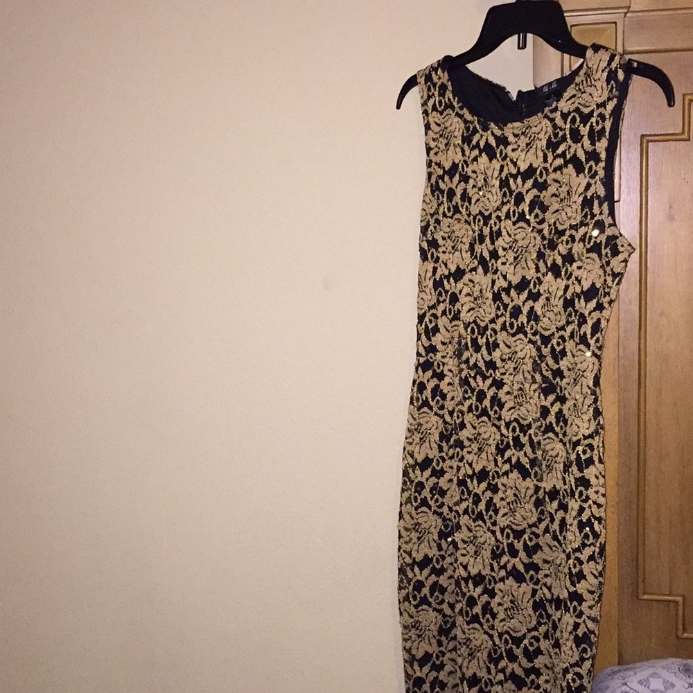 Dress - Picture 3 of 4